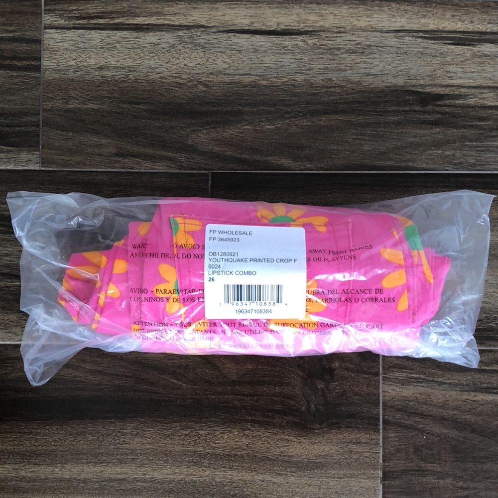 NWT Free People/We The Free Youthquake Printed Crop Flare Jeans - Lipstick Combo - Picture 12 of 14